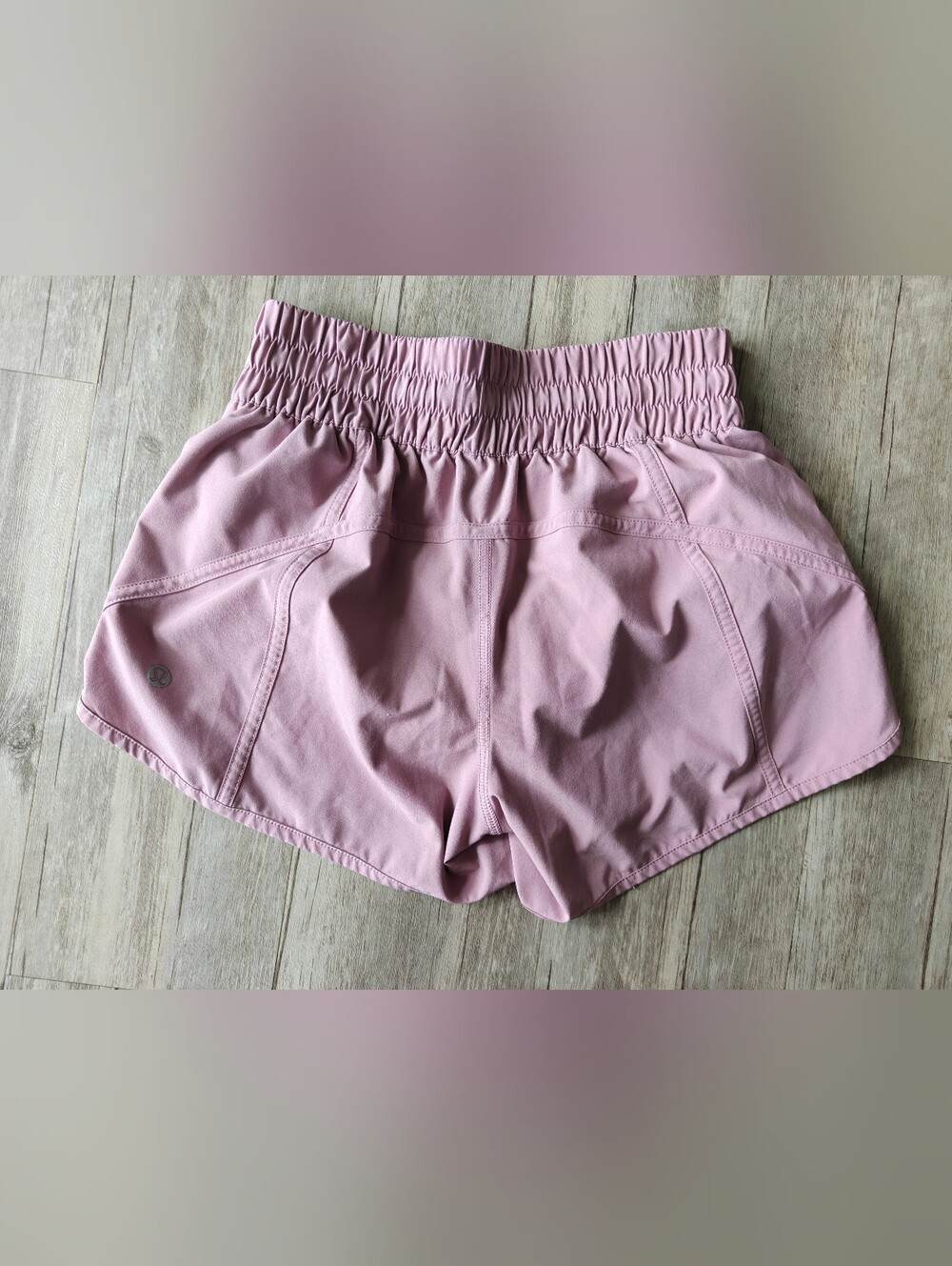 Lululemon Tracker Short V *4"Violet Verbena Size 4 Great Condition